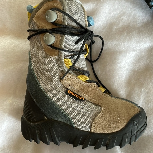 Burton Kids Moto Boots. Excellent Condition. Size 11. - Picture 2 of 9